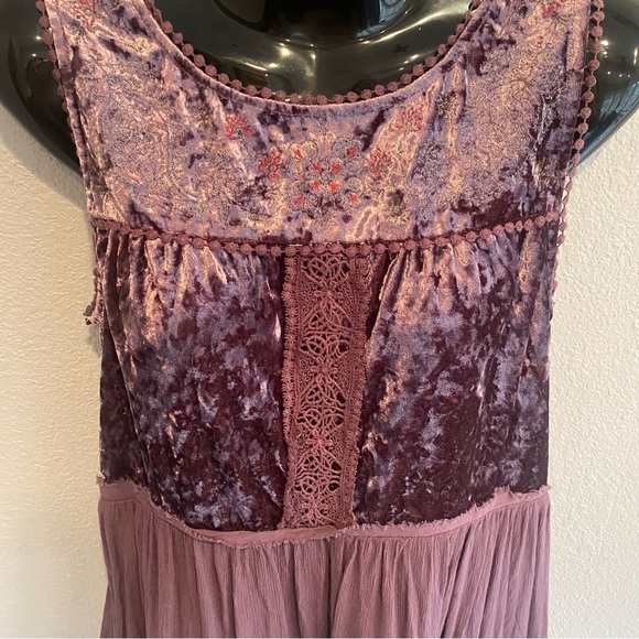 Velvet Lace Trim Top - Picture 5 of 9